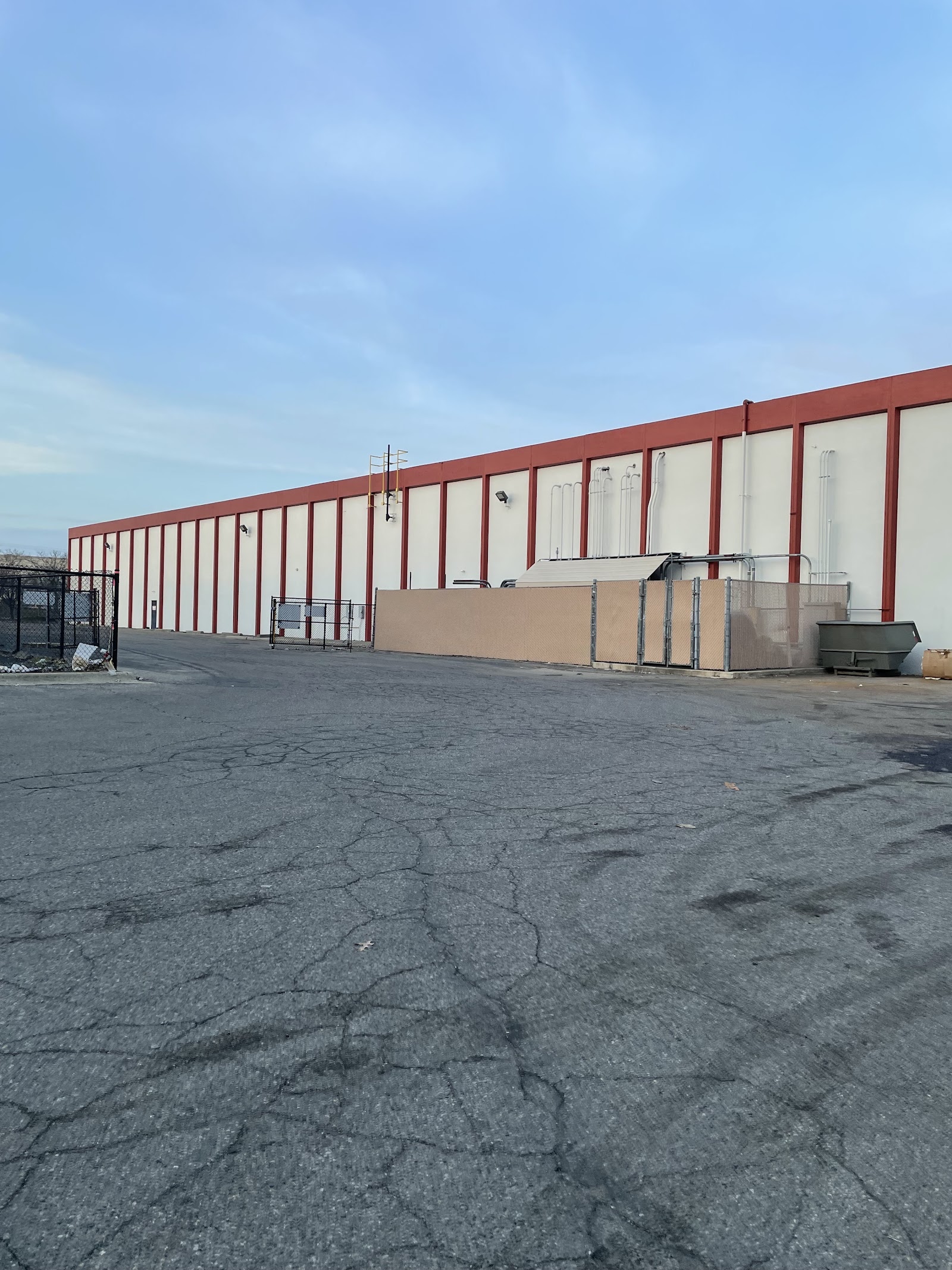 D & B Grocers in Westland