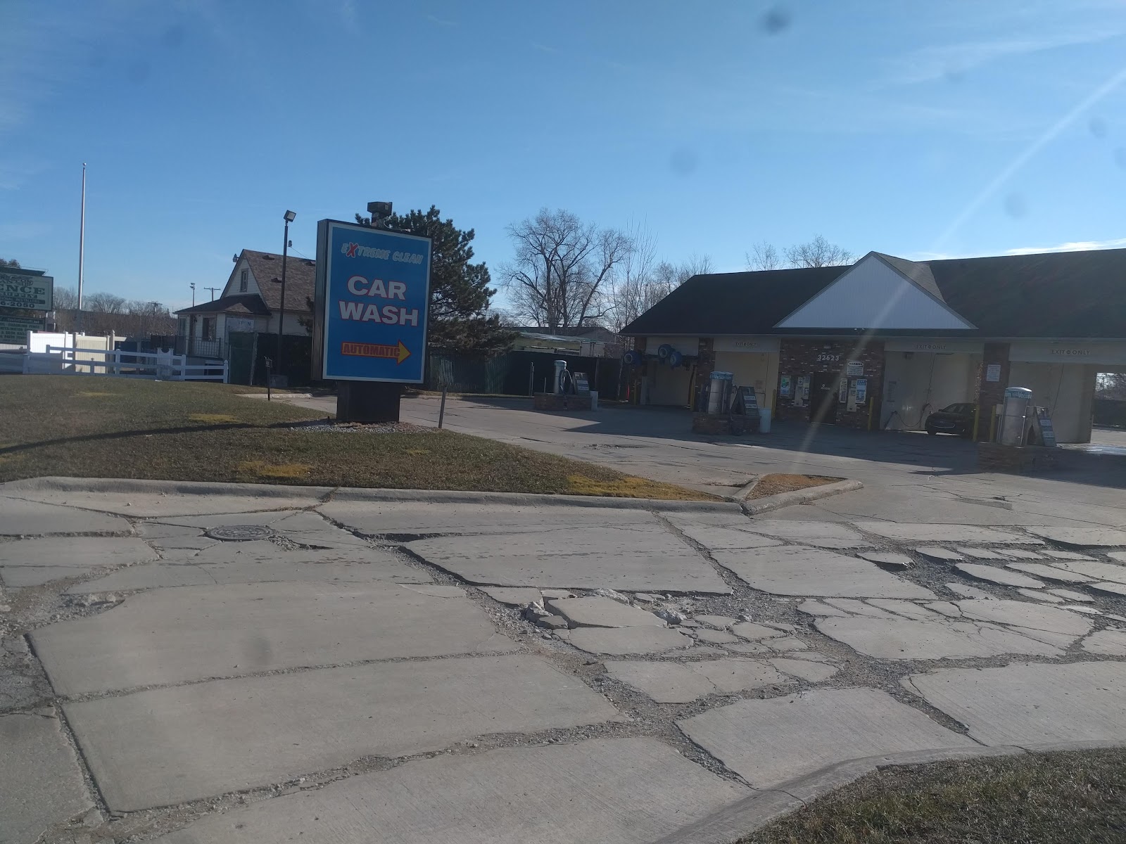 Extreme Clean Car Wash in Westland