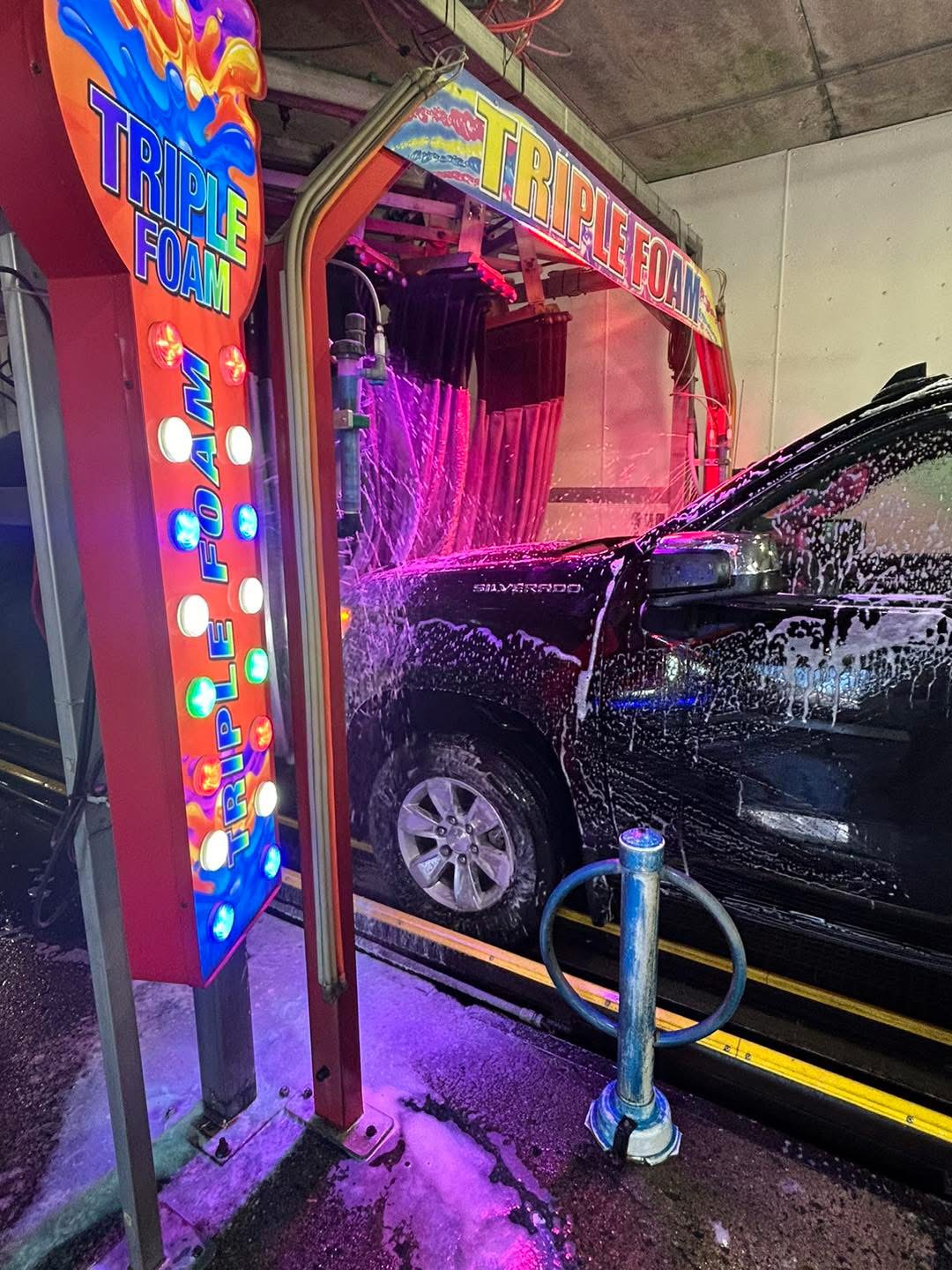 Hometown Car Wash Westland — photo