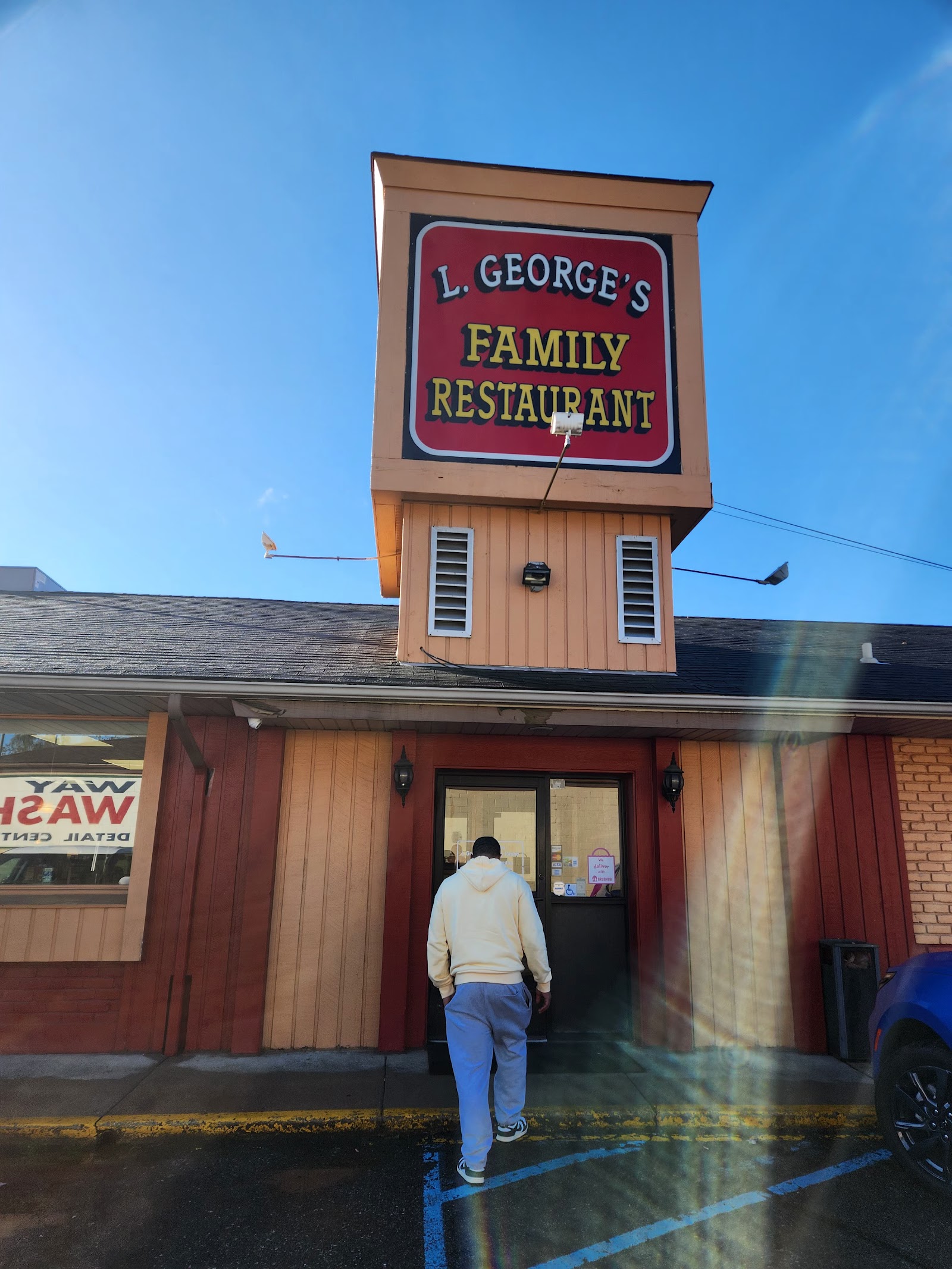 L George's Coney Island in Westland