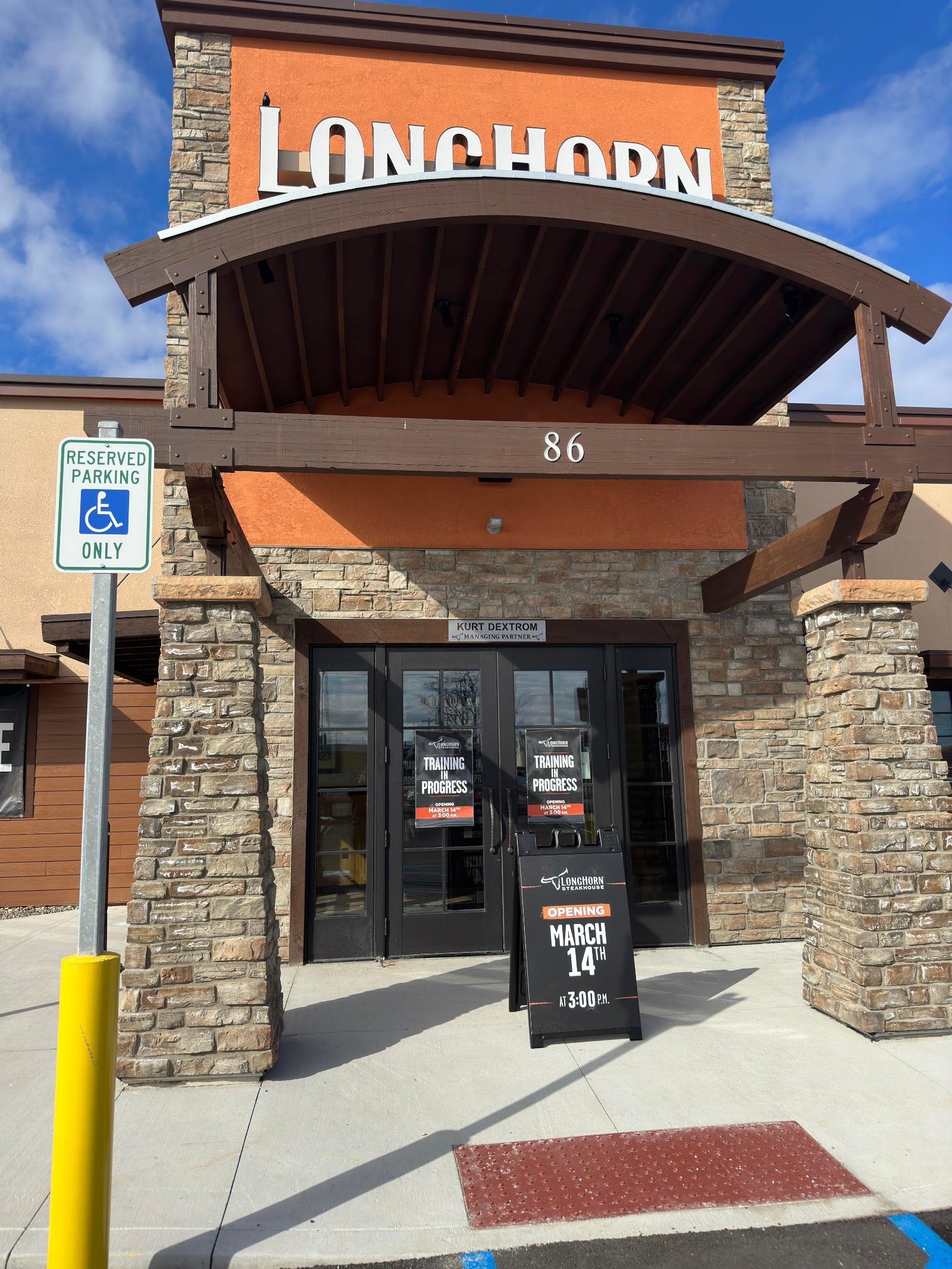 LongHorn Steakhouse in Westland