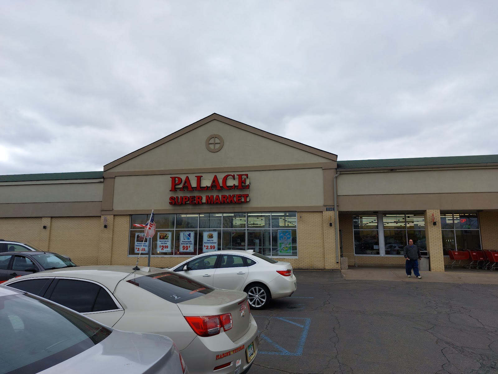 Palace Supermarket — photo