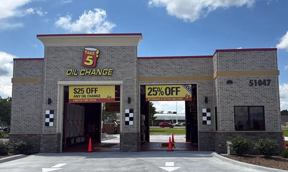Take 5 Oil Change in Westland