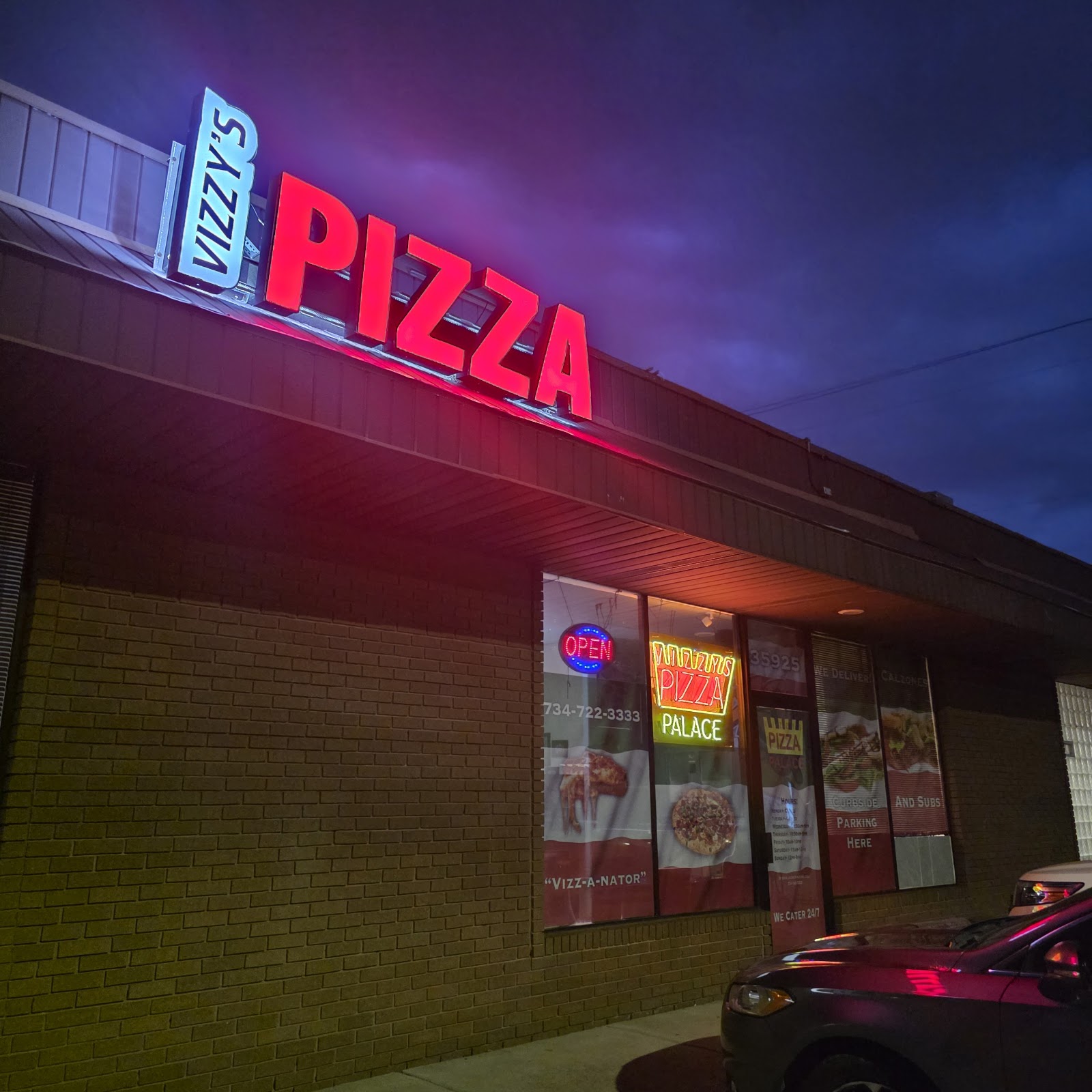Vizzy's Pizza Palace in Westland